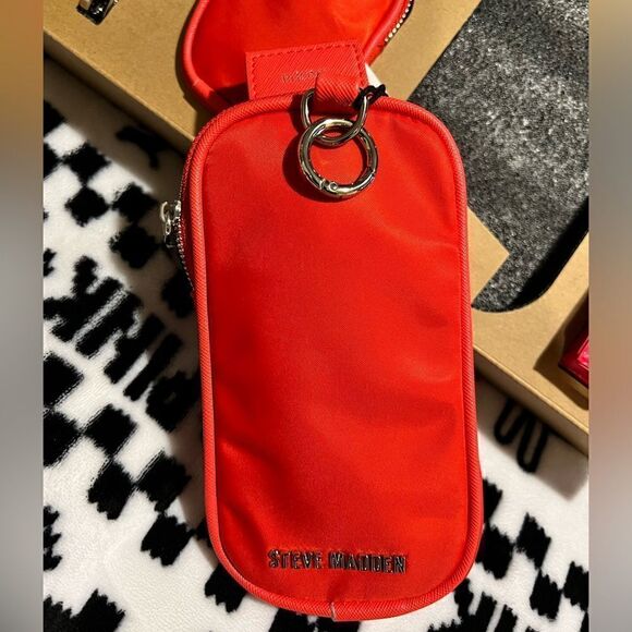 Steve Madden - Picture 5 of 8